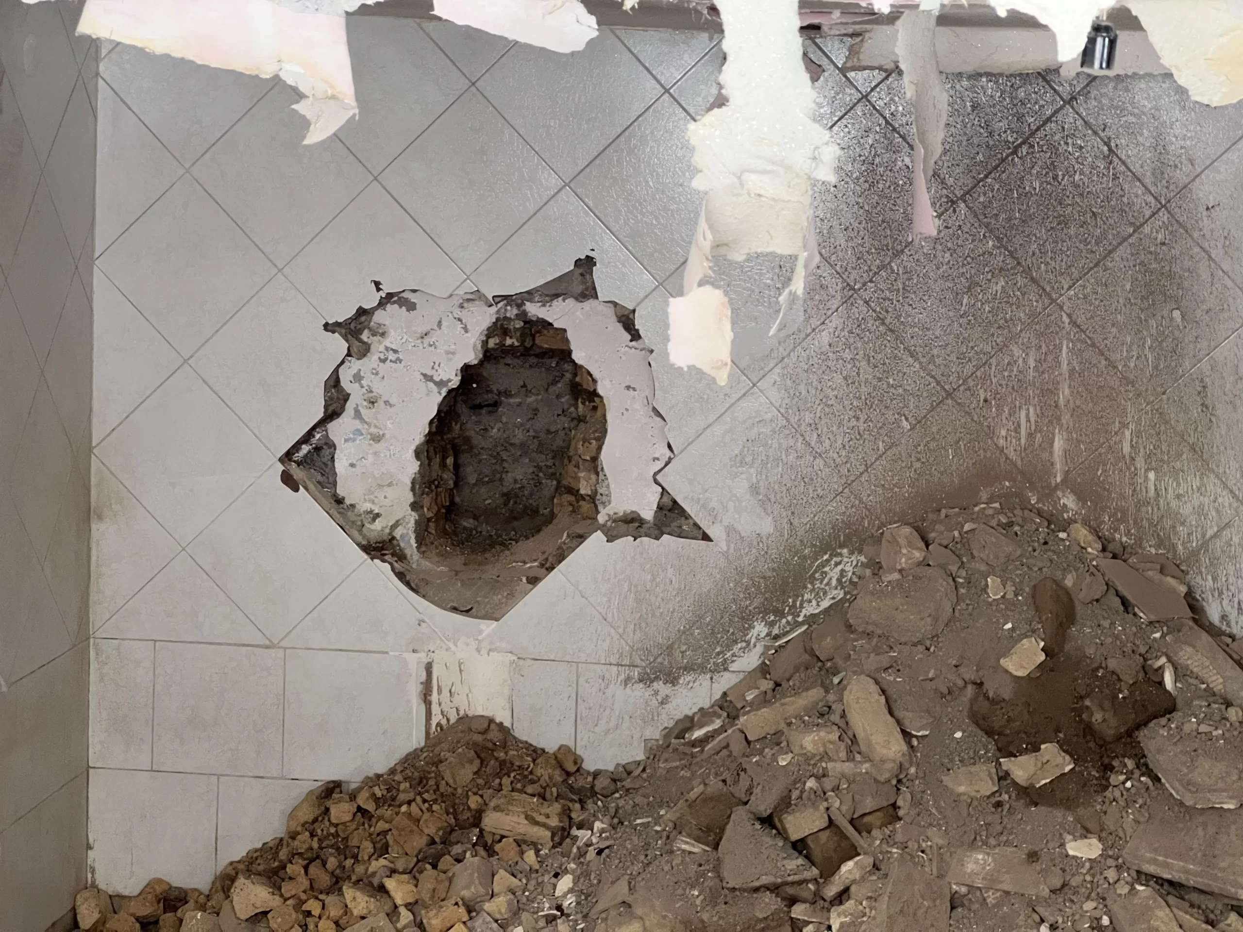 عملیات تخریب ساختمان چگونه انجام می‌شود؟