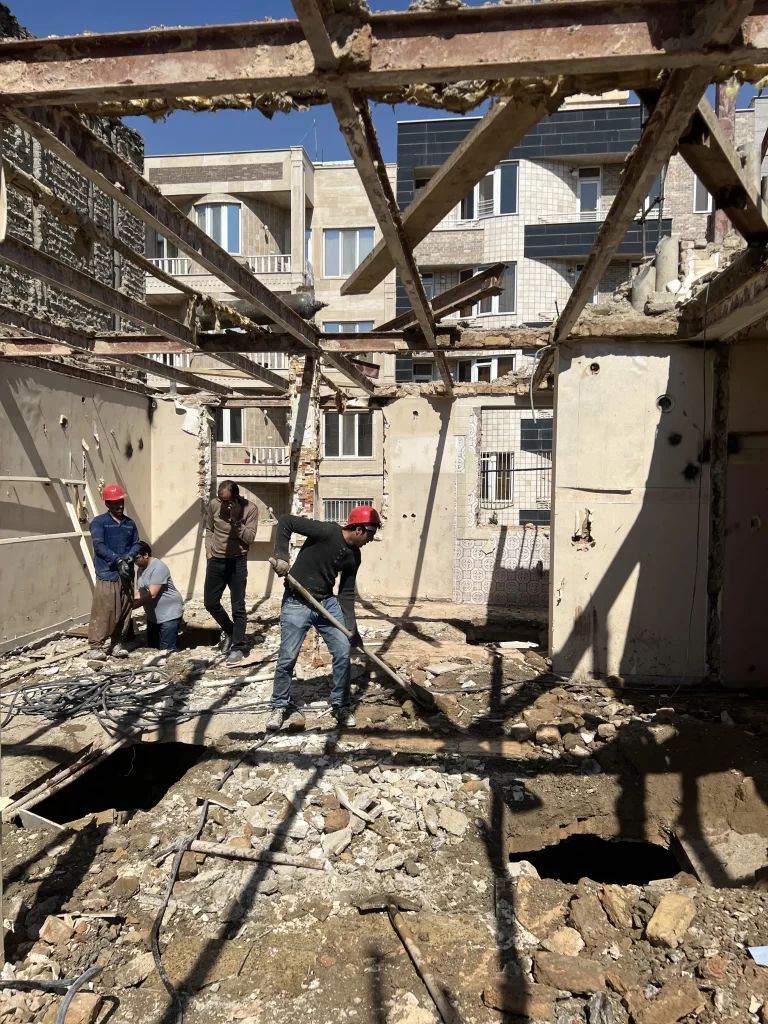 عملیات تخریب ساختمان چگونه انجام میشود؟