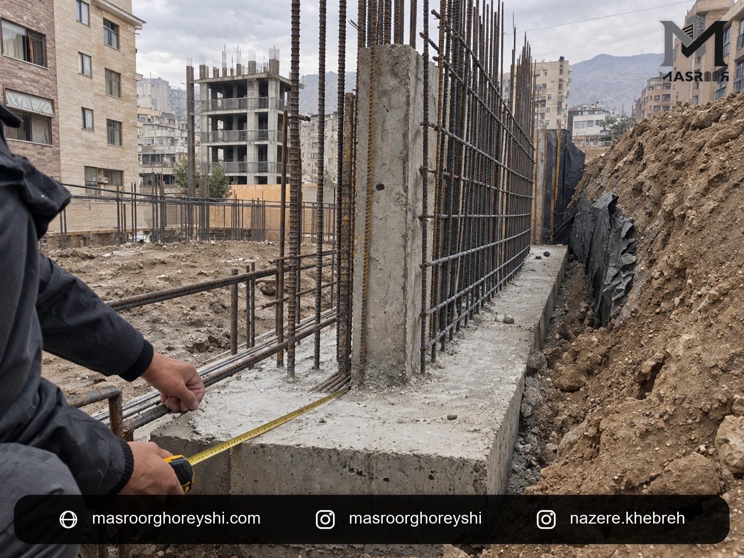 فونداسیون دیوار حائل با میلگردهای انتظار آماده برای آرماتوربندی تیغه